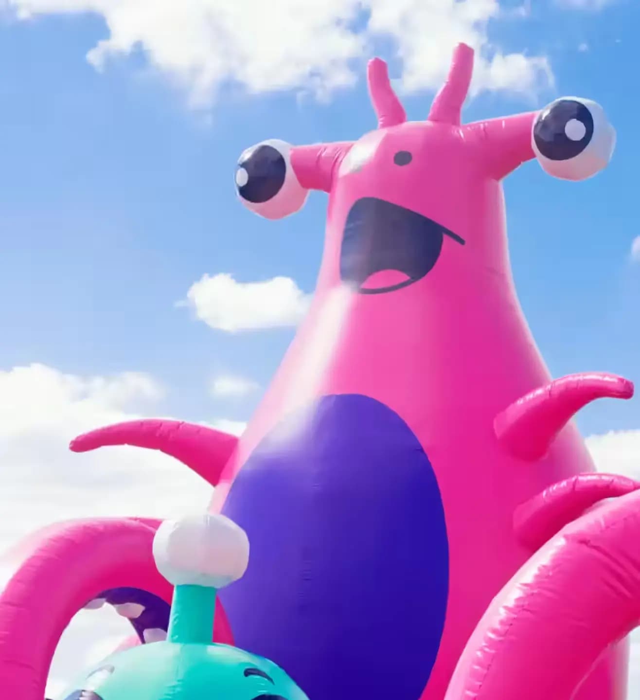 /img/attractions/airspace-pink/1.webp