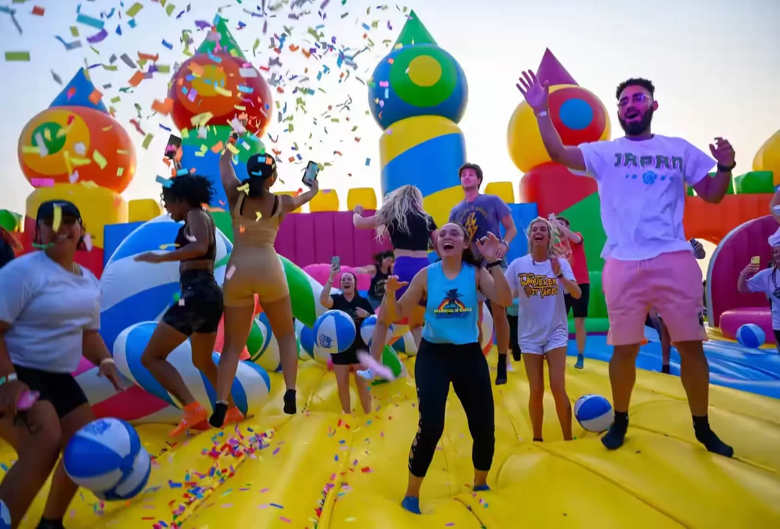 /img/attractions/bounce-house/6.webp