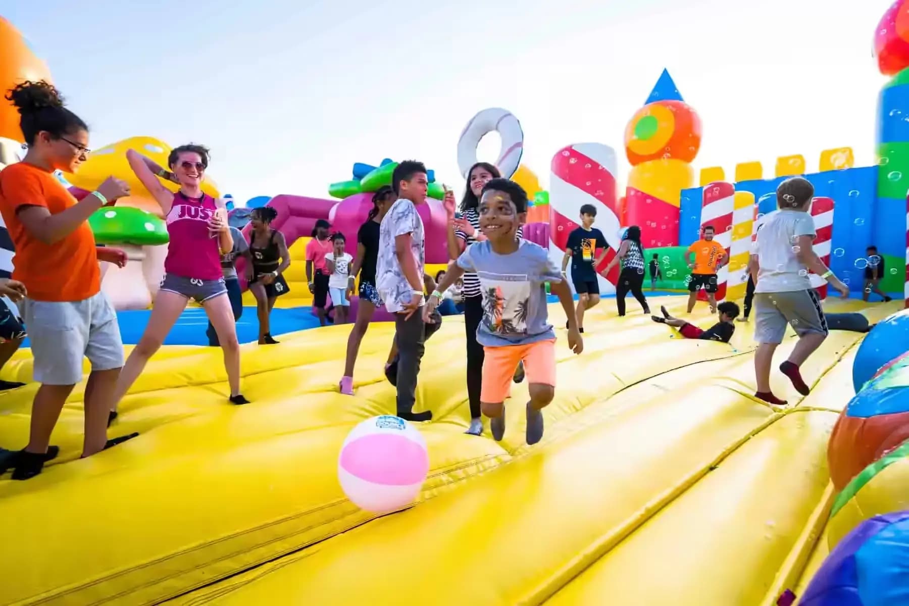 /img/attractions/bounce-house/7.webp